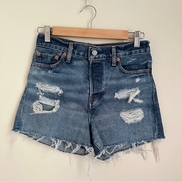 Levi's Premium Wedgie High Waisted Cut Off Jeans Shorts Medium Wash Women's 26 - Picture 3 of 12
